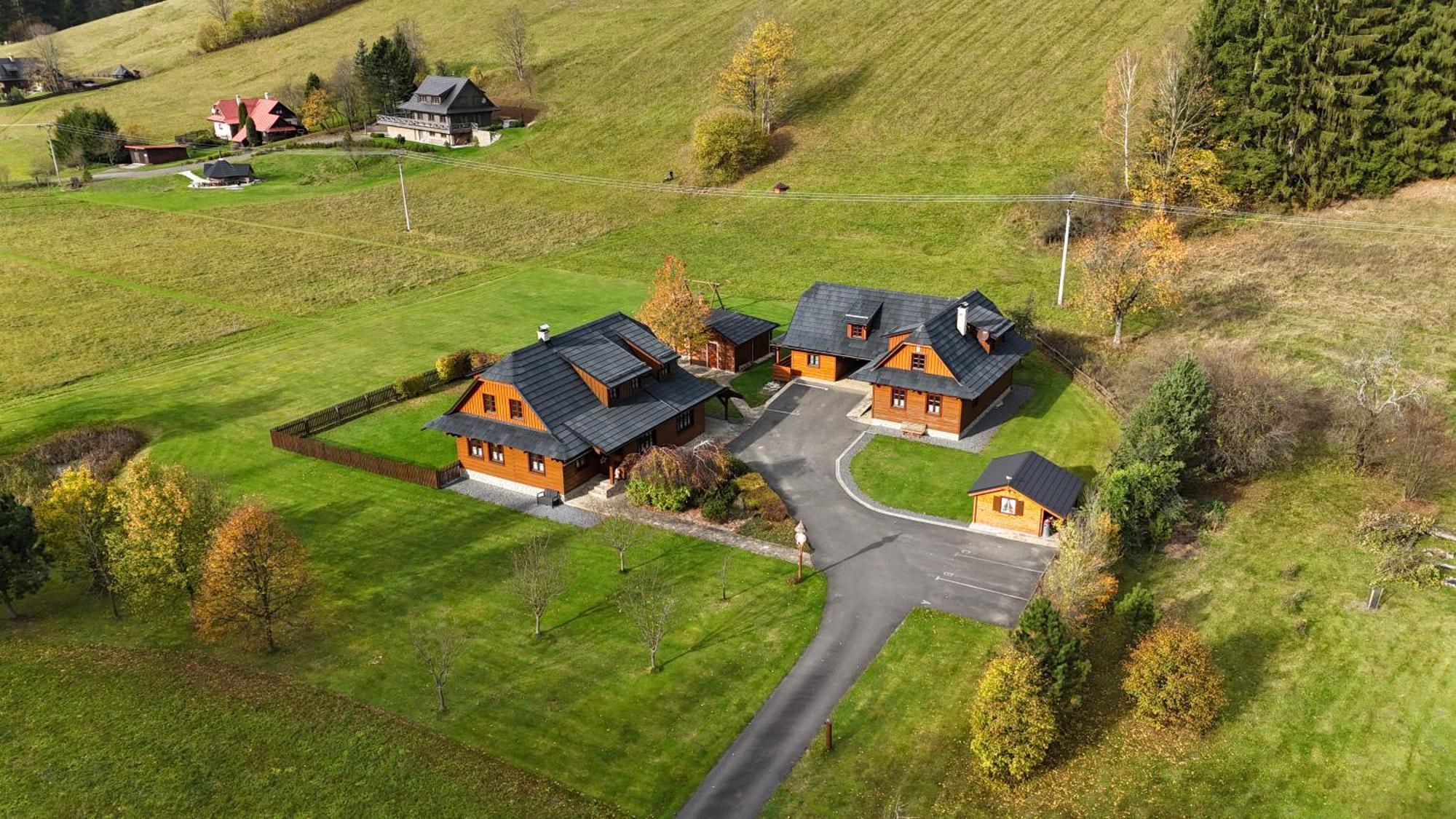 Valassky Dvur Velké Karlovice Eksteriør billede